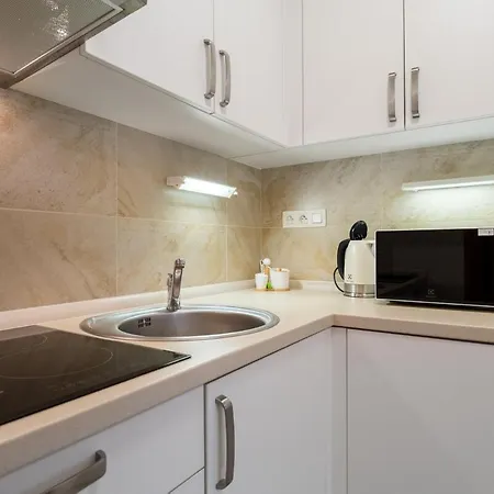 아파트 Cosy Apartment, Near Downtown, Self Check-in 트르나바