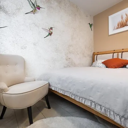 아파트 Cosy Apartment, Near Downtown, Self Check-in 트르나바