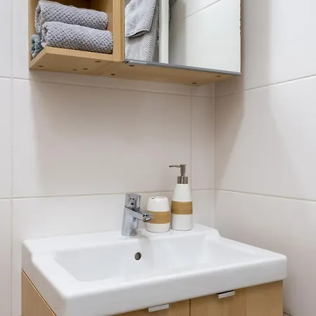 Cosy Apartment, Near Downtown, Self Check-in *