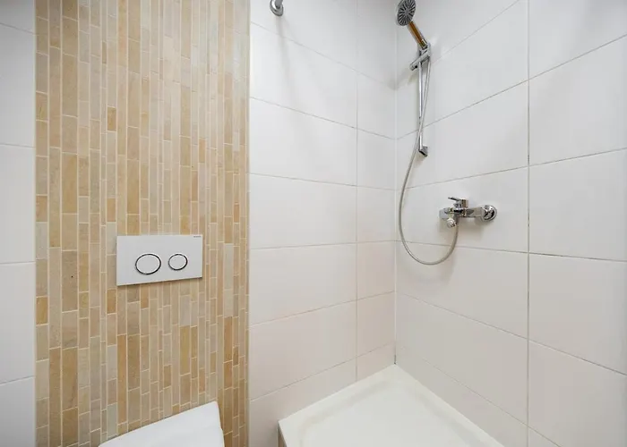 Cosy Apartment, Near Downtown, Self Check-in 아파트 트르나바